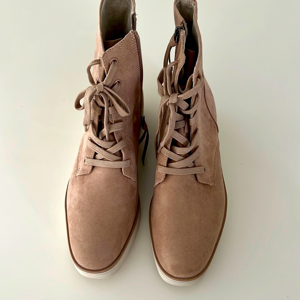 Dr Scholls Boots, New! Size 9